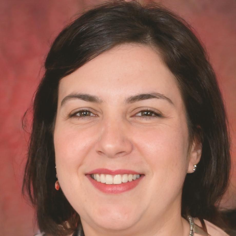 Sienna Whitmore, Investment Research Specialist and Course Leader